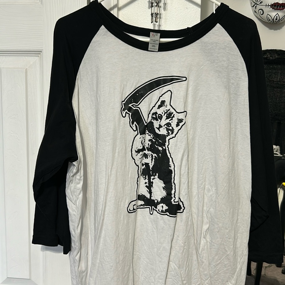Women’s top. Black & white kitty baseball style three-quarter sleeves